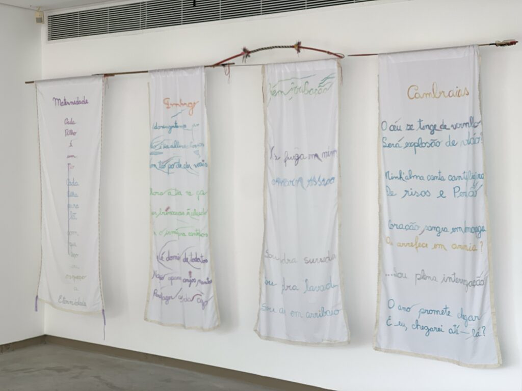 Yolanda Freyre apresenta a performance Cambrais